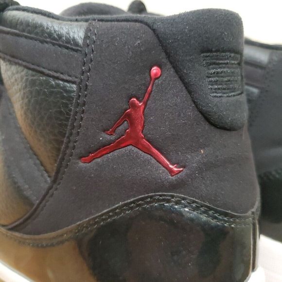 Athletic_Shoes
